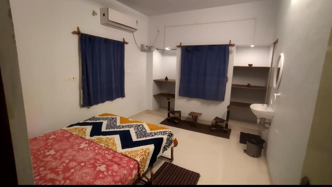 Funk Monk Villa Hostel Pondicherry オーロヴィル エクステリア 写真
